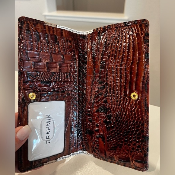 NWOT - BRAHMIN ADY WALLET - SOLD OUT - Toasted Macaroon - AUTHENTIC - Picture 6 of 9